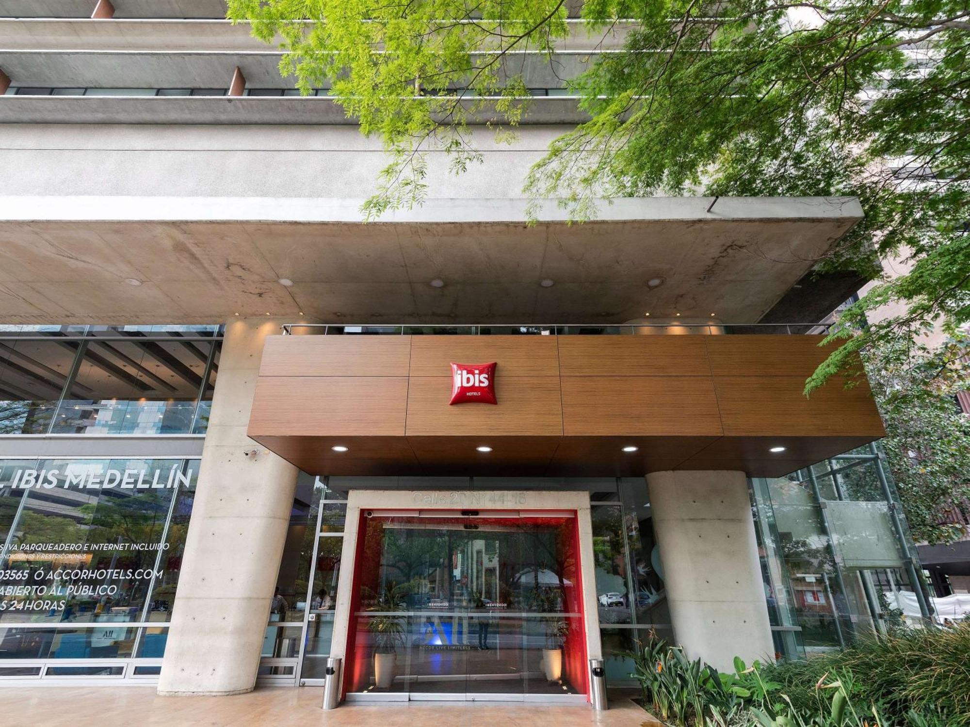 Ibis Medellin Hotel ภายนอก รูปภาพ