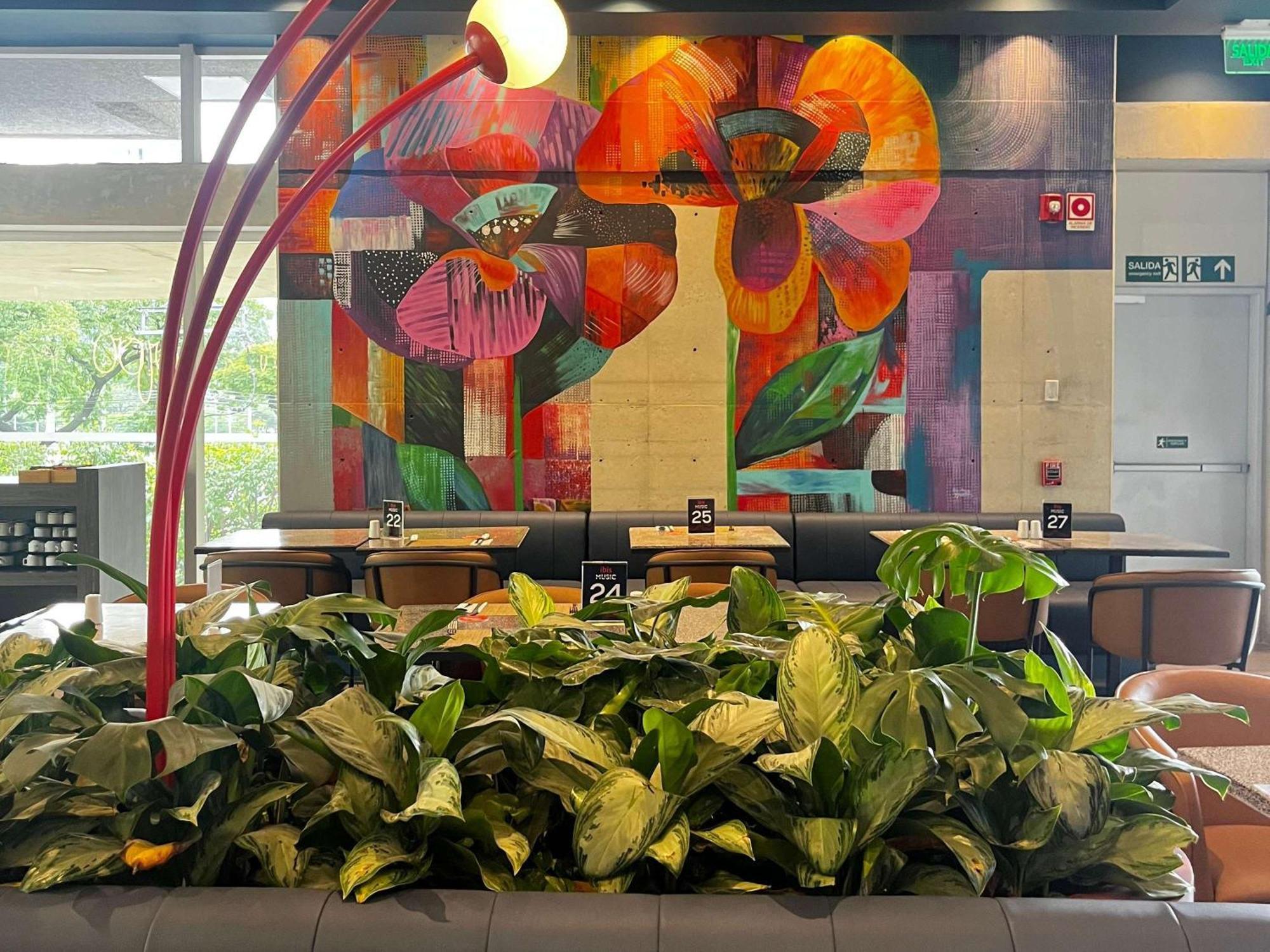 Ibis Medellin Hotel ภายนอก รูปภาพ